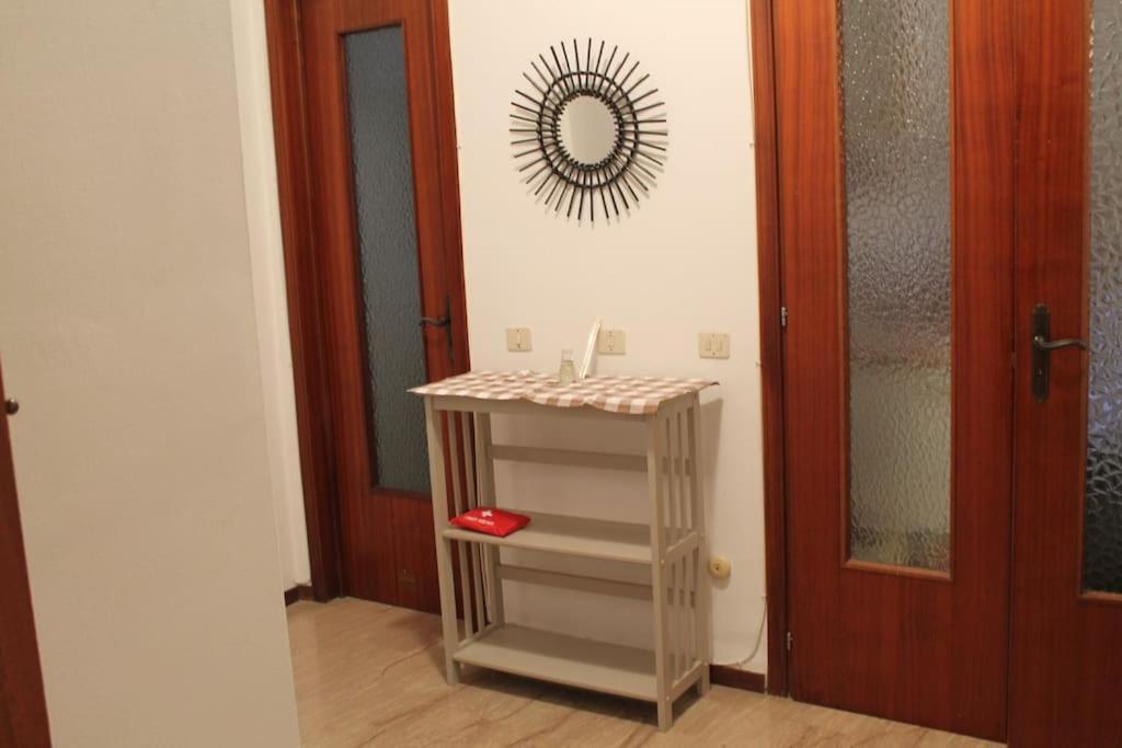 Casa Bilocale In Centro Vicino Stazione Apartment Voghera Bagian luar foto